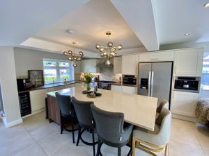 Bespoke Kitchen/Dining/Family Room- click for photo gallery